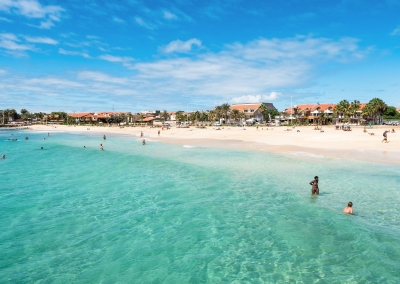 Strand von Santa Maria auf der Kapverden Insel Sal (Samuel B. / stock.adobe.com)  lizenziertes Stockfoto 
Informations sur les licences disponibles sous 'Preuve des sources d'images'